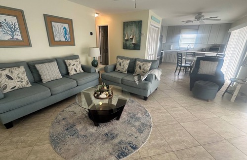 Little Torch Key House | 5 Pirate's - Pool & seawall for boat. This is a pet friendly home. A pet fee and approval of your pet is required.