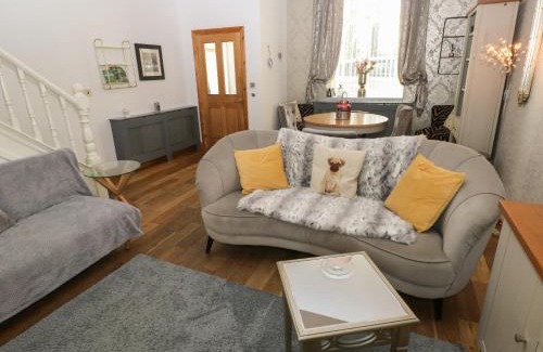Llanelli House | 5 Pontardulais Road