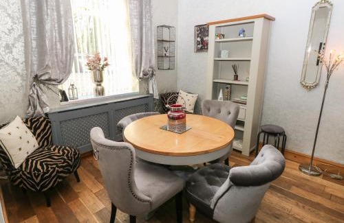 Llanelli House | 5 Pontardulais Road