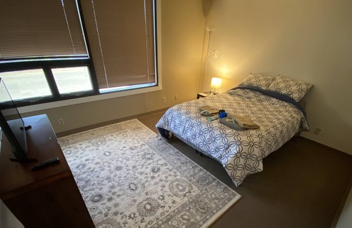 Fairview House | #5 Private bedroom near Downtown Anchorage
