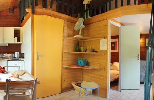 Porte de Dromardeche Ski Chalet | 5 riverfront chalets with swimming pool
