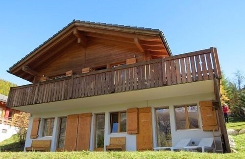 Bellwald Ski Chalet | 5 star chalet with stunning views, top location, free Wi-Fi, ski-in-ski-out