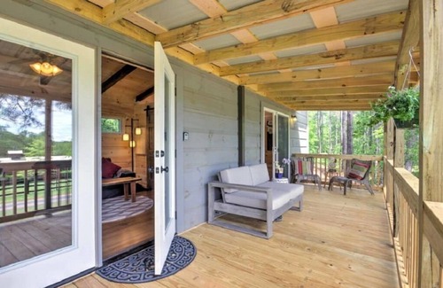 Columbus Cabin | 5 Star Cozy Cabin on Retreat-like Farm nr TIEC/Wineries