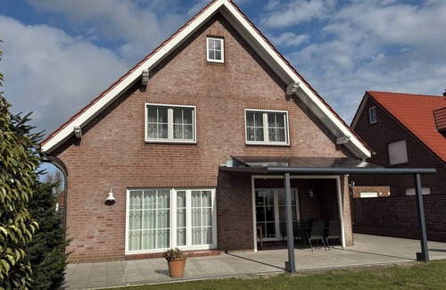 Westeraccumersiel House | 5-Star-Luxury-Holiday-Home with Sauna, Solarium and chimney