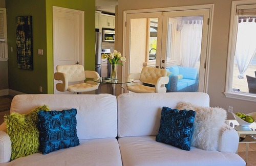 The Strand House | 5-STAR LUXURY ZEN RETREAT - STEPS TO BEACH, TOWN, PARK, TENNIS - WOW!n