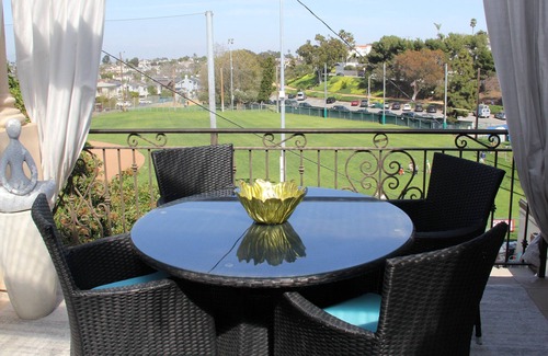 The Strand House | 5-STAR LUXURY ZEN RETREAT - STEPS TO BEACH, TOWN, PARK, TENNIS - WOW!n