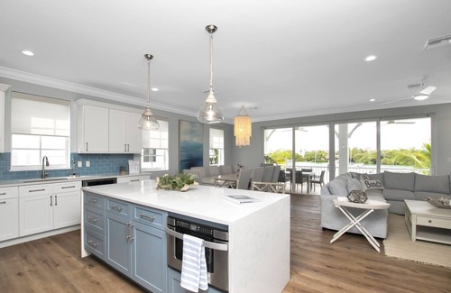 Marathon House | 5 Star Modern New Construction Bayfront Home With Private Pool and Dock