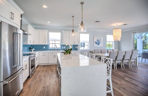 Marathon House | 5 Star Modern New Construction Bayfront Home With Private Pool and Dock