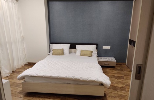 Dumas Apartment | 5 star service apartment opp airport