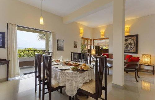 Britona Villa | 5 Tropical Woods 4 BR VillaGoa Pool Cook