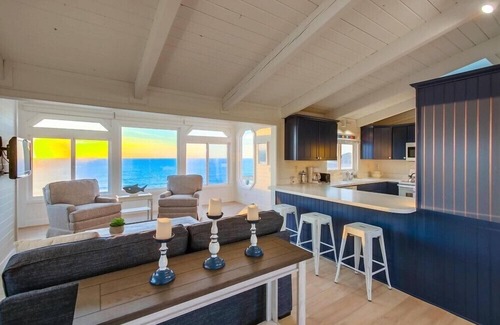 Leucadia House | 50' Ocean Front + 5 Outdoor Spaces + Dogs OK + AC
