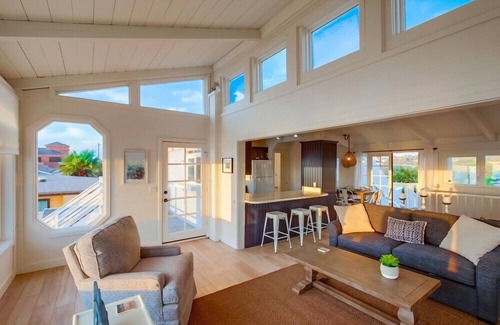 Leucadia House | 50' Ocean Front + 5 Outdoor Spaces + Dogs OK + AC