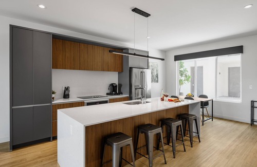 South Scottsdale House | 50 Shades - Heart of Old Town - Putting Green