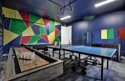 Dania Beach House | 5000 Square Ft Beautiful Mansion w 6br Hot Tub Playground Movie Theater & Game Room
