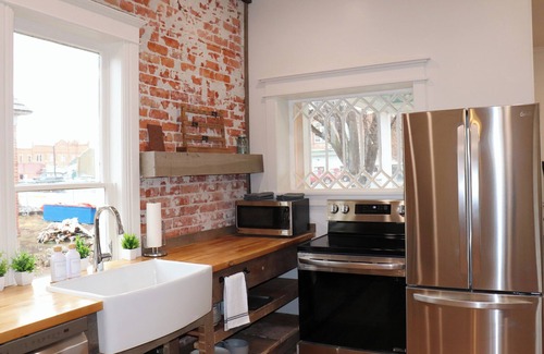 Salmon House | 504 Historic Brickhouse off Main St. - 2 Blocks from Salmon River
