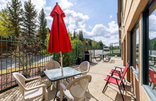 Mountain House Condo | 5087 Gateway Home by RedAwning