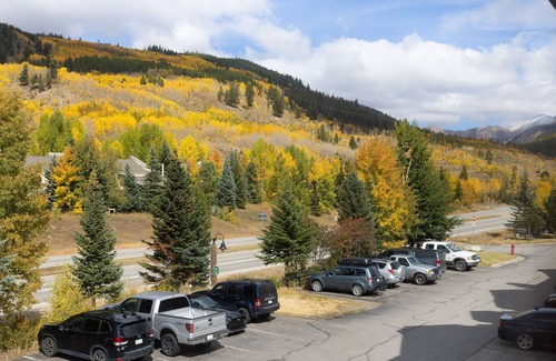 Mountain House Condo | 5087 Gateway Home by RedAwning