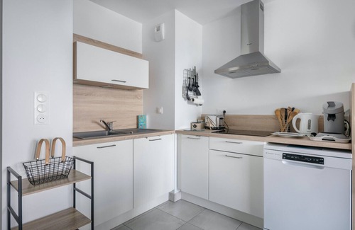 Pleneuf-Val-Andre Apartment | 50m from the beach, seaview flat for 3