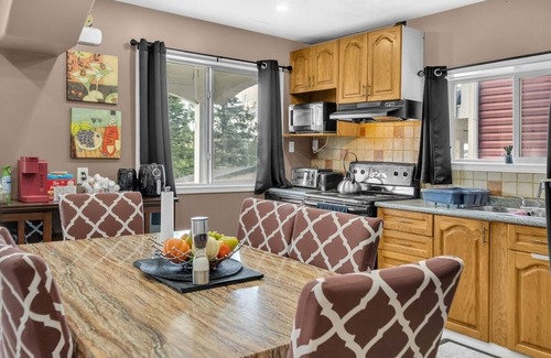 Calgary Apartment | 52-3 Bed Suite on Lake Central A/C By Airport