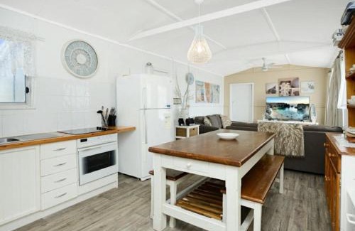 Hayborough House | 52 Albatross Ave Chiton - No Linen Included