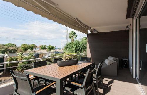 Glyfada Apartment | 5BD 2 Level Beachfront Luxury Apt by the Olon