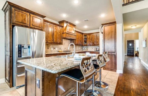 Frisco House | 5BD/4BA Entertainment Hub: Playground, Cinema, Gym