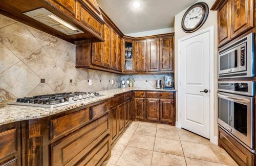 Frisco House | 5BD/4BA Entertainment Hub: Playground, Cinema, Gym