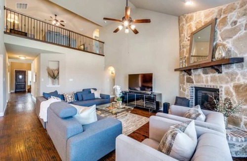 Frisco House | 5BD/4BA Entertainment Hub: Playground, Cinema, Gym