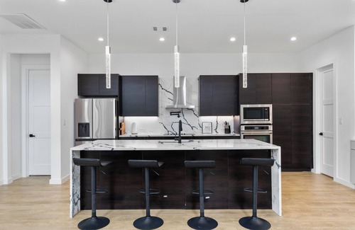 West Dallas House | 5bd|4br Modern Home w/Pool