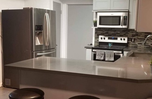 Houston House | 5Bdrm 2.5 Bath 12 Beds, Spacious home!