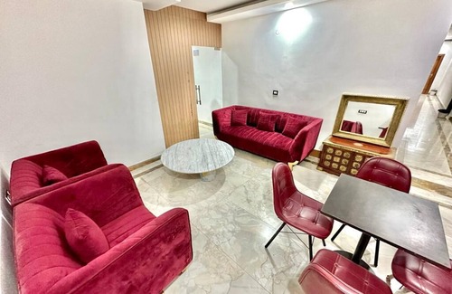 Gurugram Apartment | 5bhk entire villa for parties music allowed no restrictions best for diwali
