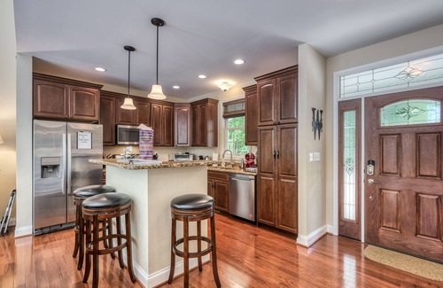 Mineral House | 5BR, 4.5BA w/lrg dock, internet up to 1 gigabit, beds made prior to arrival.