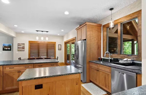 Blowing Rock Cabin | 5BR, 4000 sq ft Luxury Cabin w/Covered Fireplace, Private Community access!