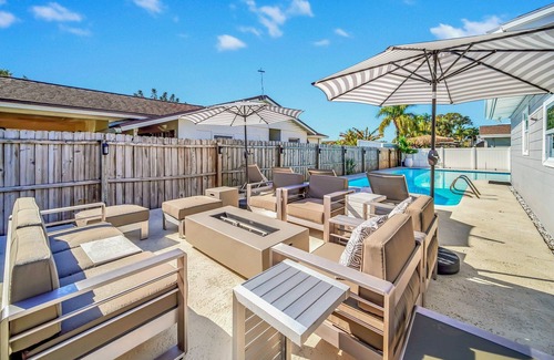 Bay Crest Park House | 5BR/4B Tampa Bay Resort Style Private Pool Oasis