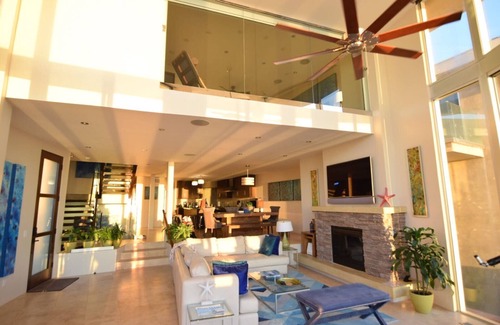 Townsite House | 5br + a den, 6.5ba Stunning Oceanfront Home W/Rooftop Spa & Dual Master Suites