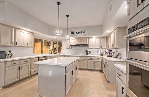 Foothills House | 5BR, Heated Pool, 4 KING Beds, Mtn Views, Game Room, Golf, Self Check In, BBQ