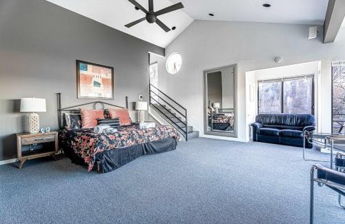 Spicewood House | 5br Home w Pool and a View