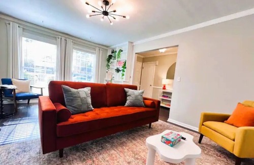 Fortson House | 5BR One story Retreat w/HOT TUB Grill, Chill & Family Time