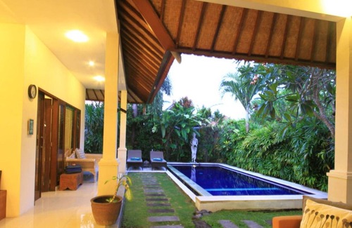 Batubelig Villa | 5Min WALK TO Beach-PRIVATE POOL MAHAYANA 1BR VILLA
