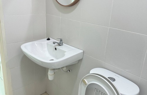 Bayan Lepas Condo | 5mins to Penang airport.Charming 3-bedroom condo.WiFi in delightful Bayan Lepas