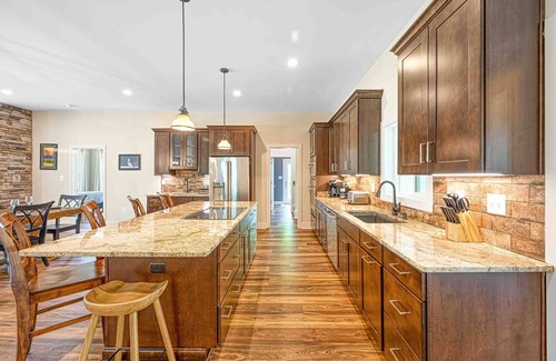 Mineral House | 6 BD & 5.5 BA on Lake Anna home w/game room, fire pit, Free Wifi and dogs ok!