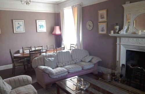 Nantlle House | 6-Bed House in Snowdonia with your own private pub