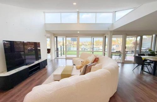 Patterson Lakes House | 6-Bed Lake Escape for Families & Friends