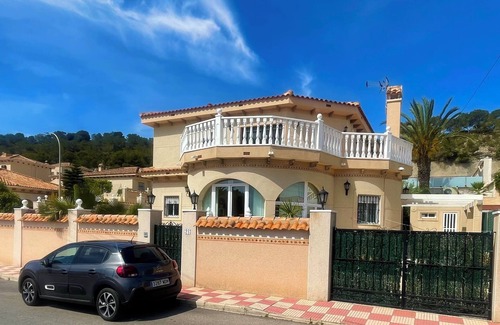 San Miguel de Salinas Villa | 6 BED SLEEPS 12/14 WIFI -AIR CON- POOL TABLE- SKY TV