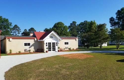 Summerton House | 6 Bedrm, 4 full bath + 2 half bath Lake Marion Waterfront Home with 2025 updates