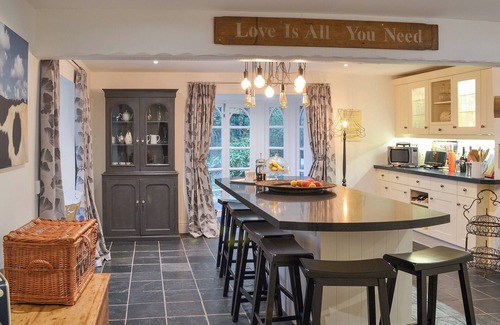 Honiton Cottage | 6 bedroom accommodation in Near Offwell, Honiton