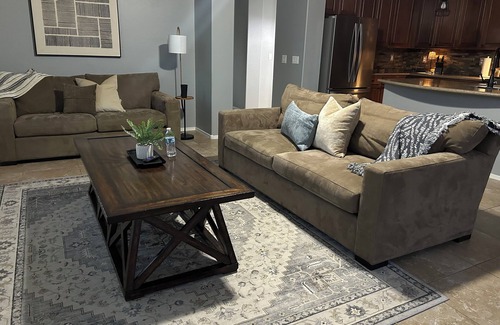 Surprise House | 6 bedroom family house with Private pool minutes from spring training facilities