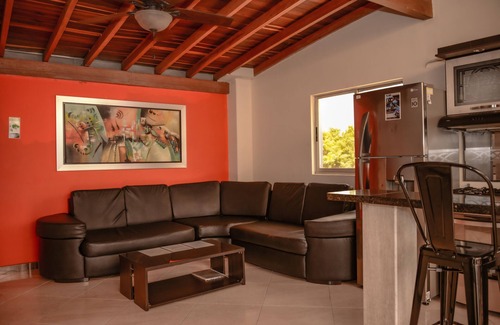 El Poblado Apartment | 6 Bedroom Penthouses 2 Hot Tubs Guests YES and Free. Great views.