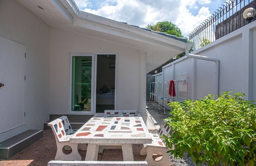 Nong Prue Villa | 6 Bedroom Tropical Pool Villa - V6