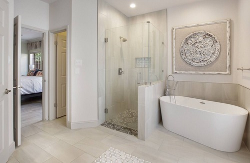 Sonoma Ranch House | 6 Bedrooms With a Pool and 4 baths!